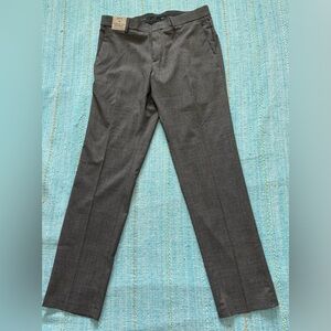 Stylish Kenneth Cole reaction pants with stretch .